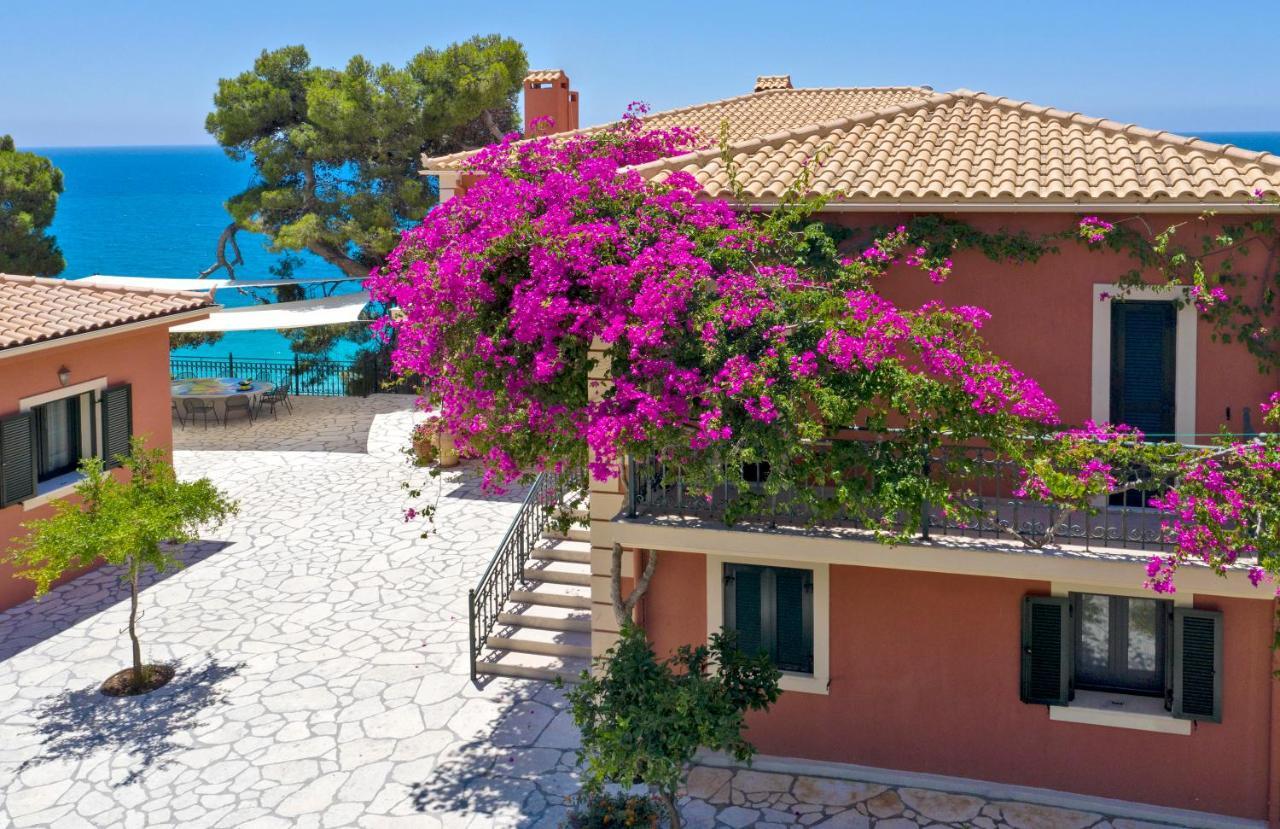 Avra Private Suites Lassi  Exterior foto