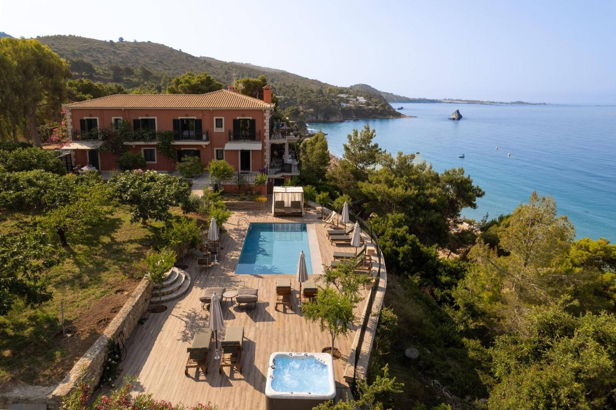 Avra Private Suites Lassi  Exterior foto