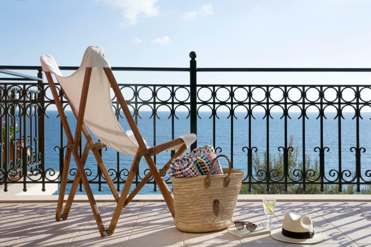 Avra Private Suites Lassi  Exterior foto