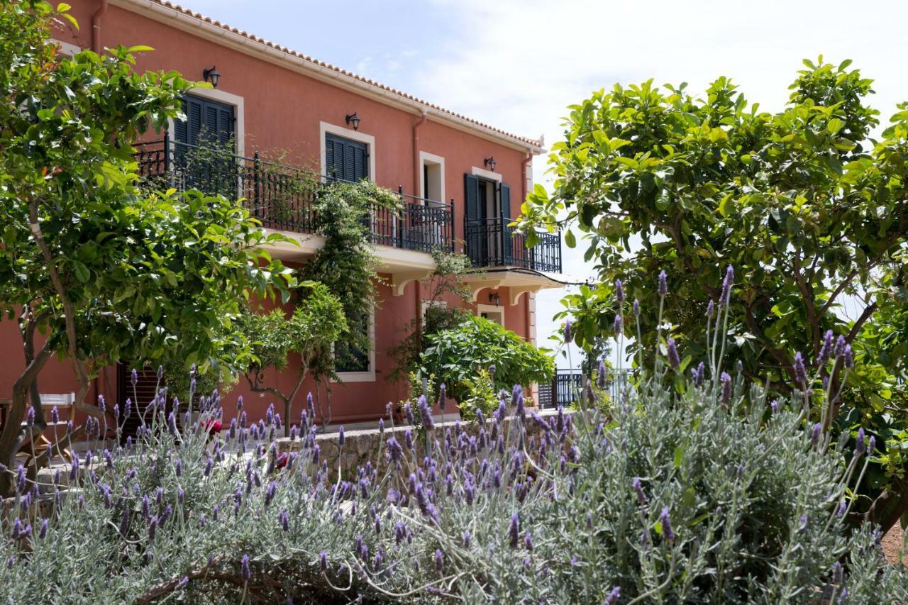 Avra Private Suites Lassi  Exterior foto