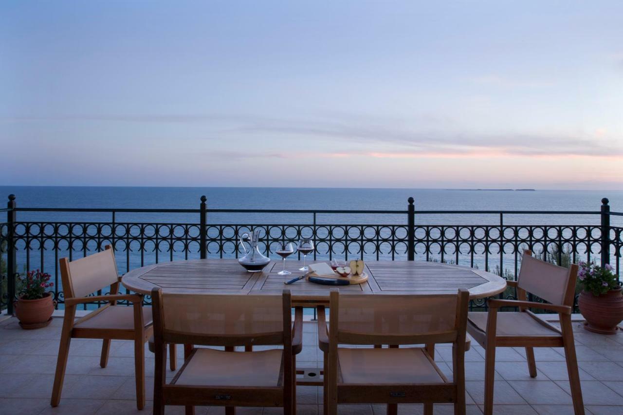 Avra Private Suites Lassi  Exterior foto