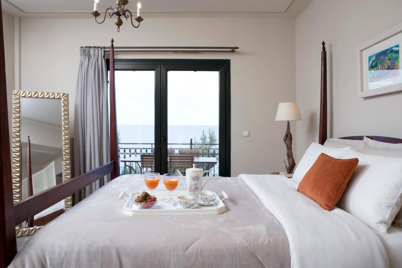 Avra Private Suites Lassi  Exterior foto